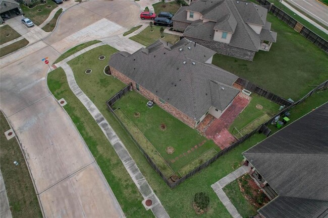 Building Photo - 3511 Christopher Dr