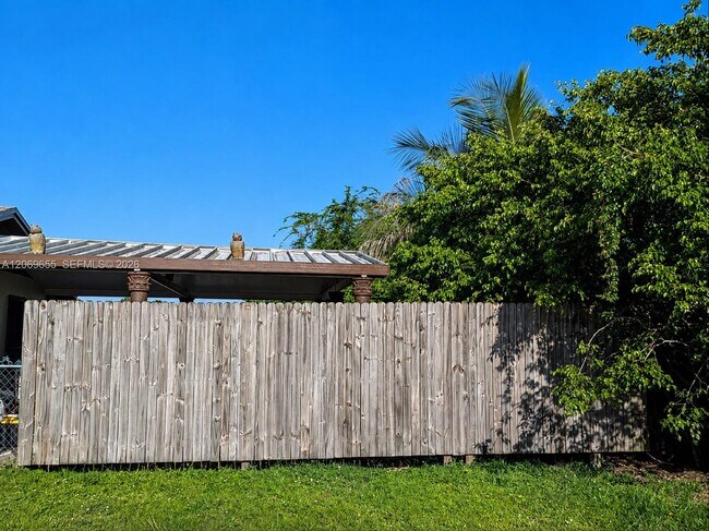 Building Photo - 20435 NW 37th Ct