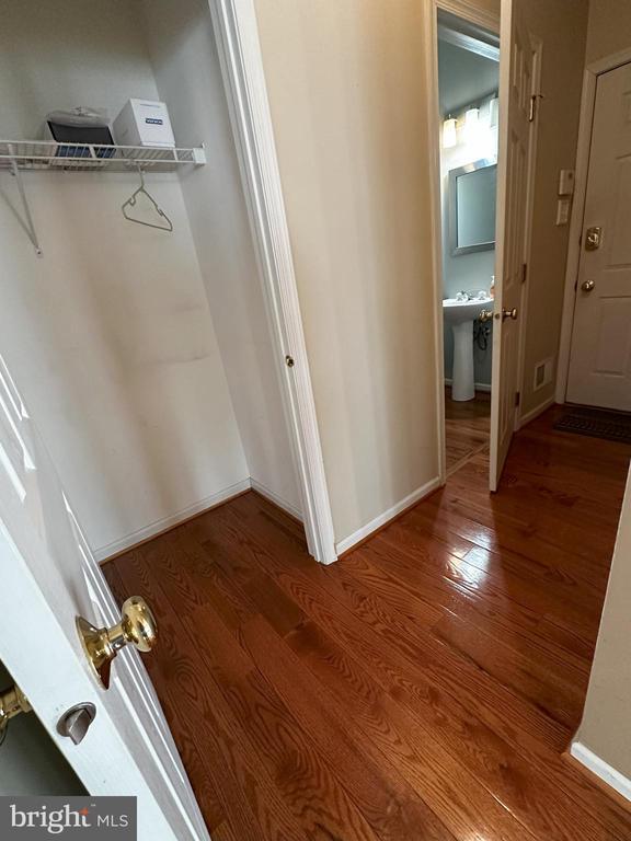 Building Photo - 147 Fringetree Dr