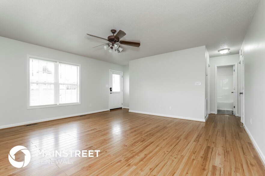 Building Photo - 5 Buck Forest Ln