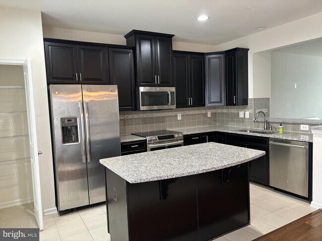 Building Photo - 41717 McMonagle Square