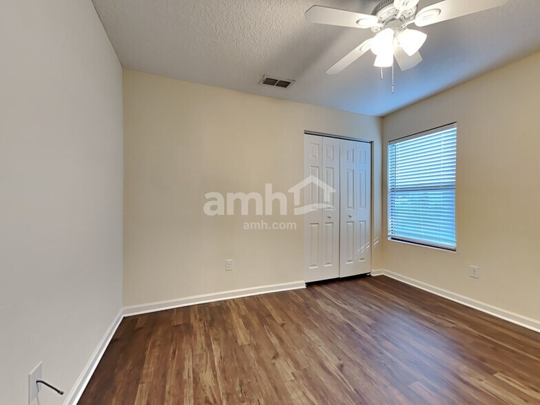 Building Photo - 9630 Mayville Dr E