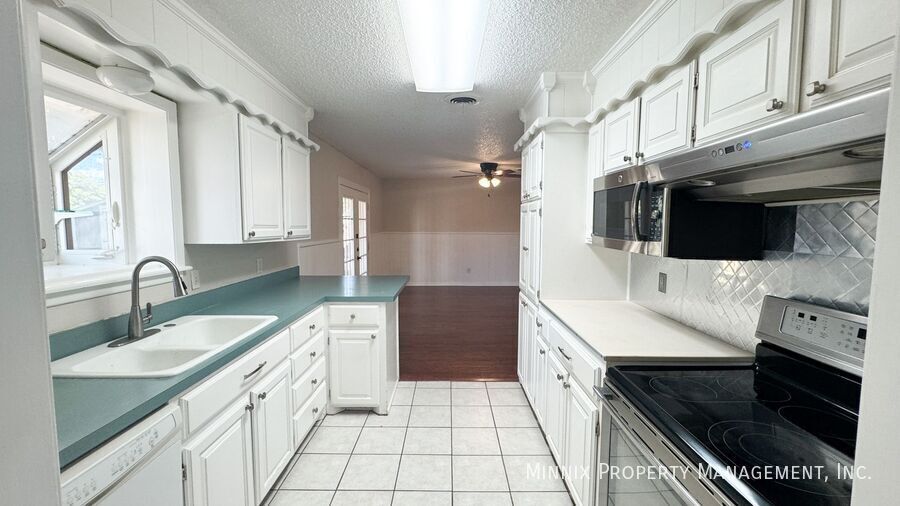 Building Photo - 5502 9th St