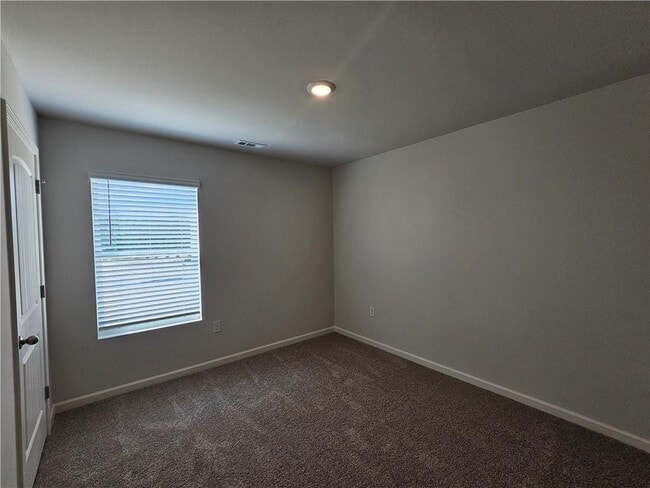 Building Photo - 27 Berryville Dr