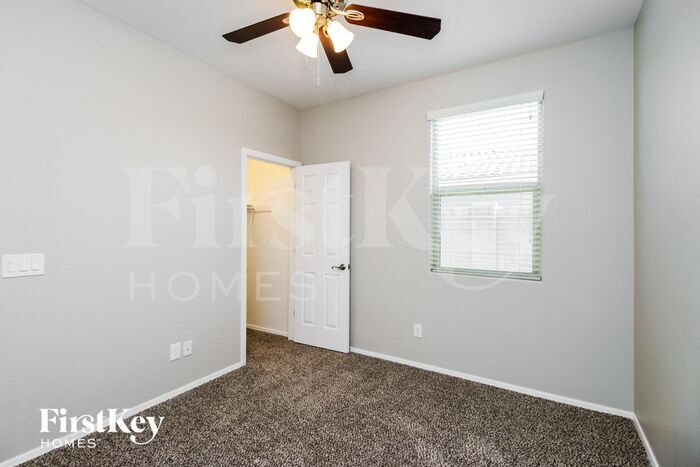 Building Photo - 2117 W Bennett Way