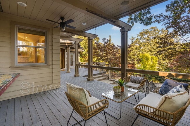 Building Photo - 775 Kirkcrest Rd