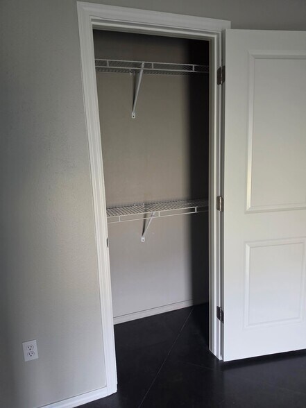 Building Photo - 607 Lochridge St