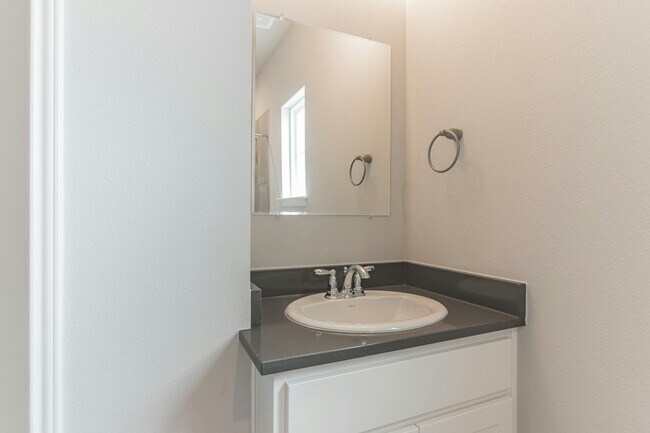 Building Photo - 120 Peruna Dr