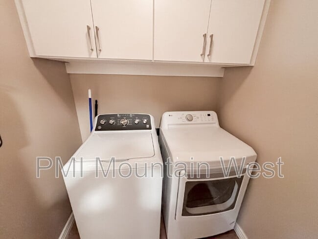 Building Photo - 2241 W 2475 N