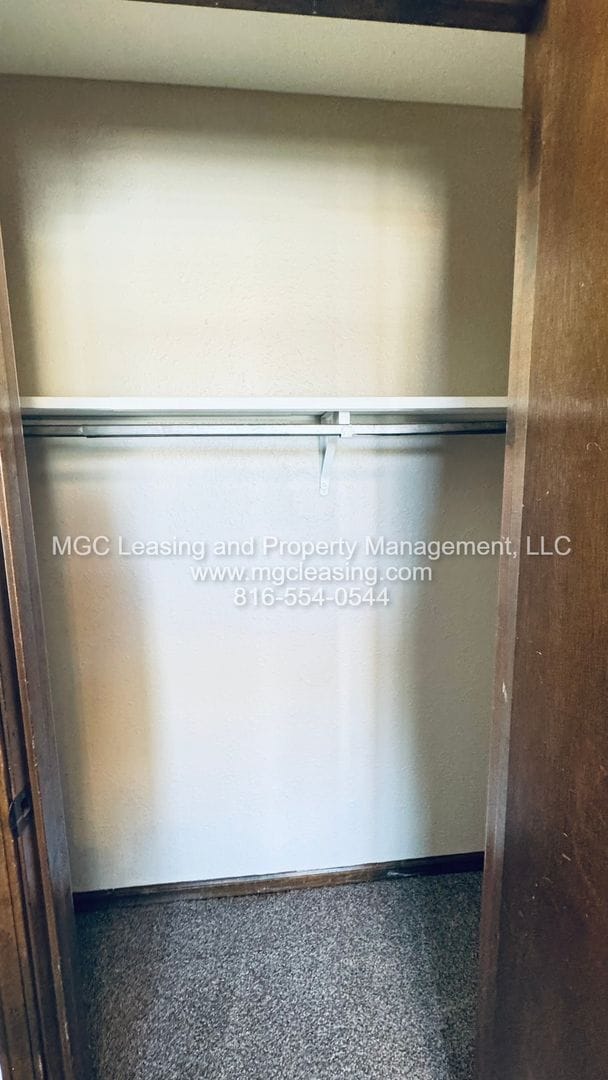 Building Photo - Corner Townhome with a Bedroom Balcony Overlooking Lake Tapawingo