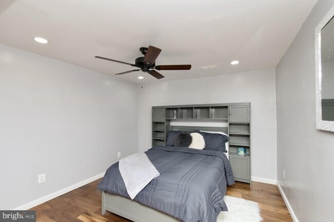 Building Photo - 5576 Neddleton Ave