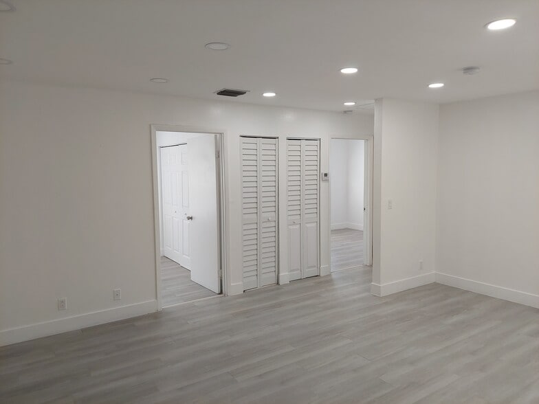 Building Photo - 2319 Johnson St