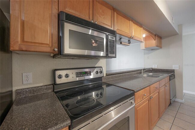 Building Photo - 12261 Sailwinds Dr