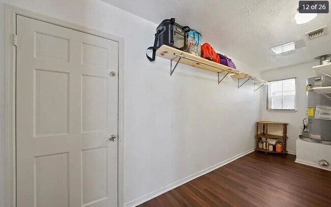 Building Photo - 15914 Pinyon Creek Dr