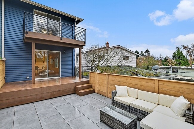 Building Photo - 3bd/3ba Seattle Home