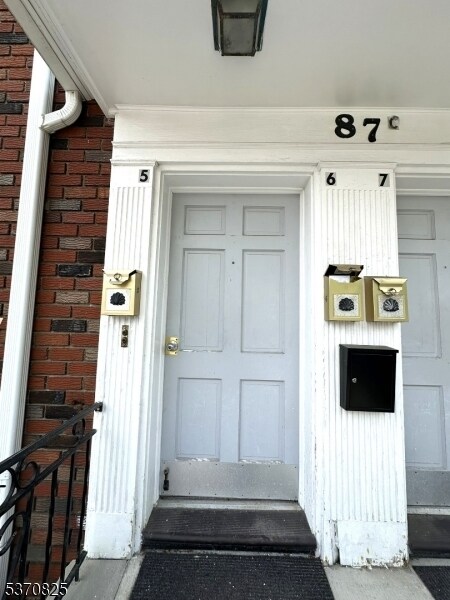 Building Photo - 87 N Beverwyck Rd