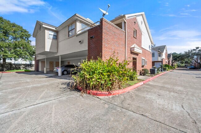 Building Photo - 1103 Dulles Ave