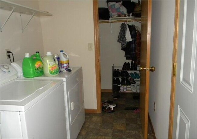 Building Photo - 1040/1044 4th St SE, Forest Lake, MN 55129 (duplex)