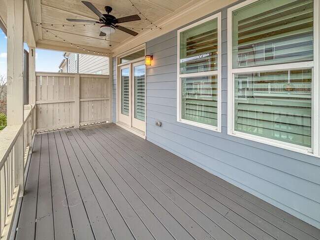 Building Photo - Beautiful 3 BR Townhome in Woodstock!