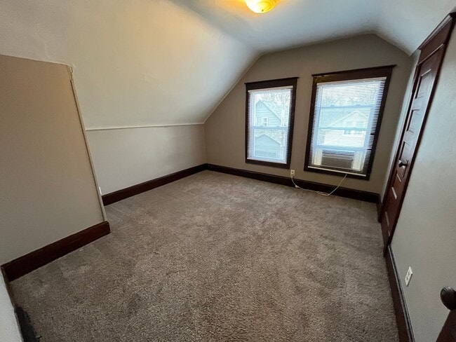 Building Photo - 229 14th Ave