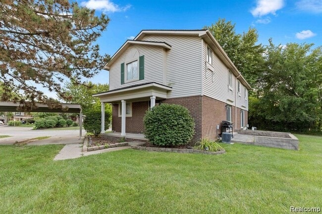 Building Photo - 1985 Peerce Ct