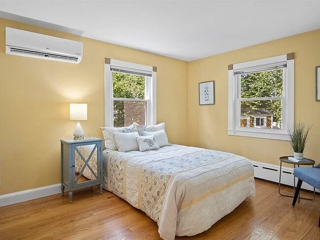 Building Photo - Step into this beautifully updated and met...