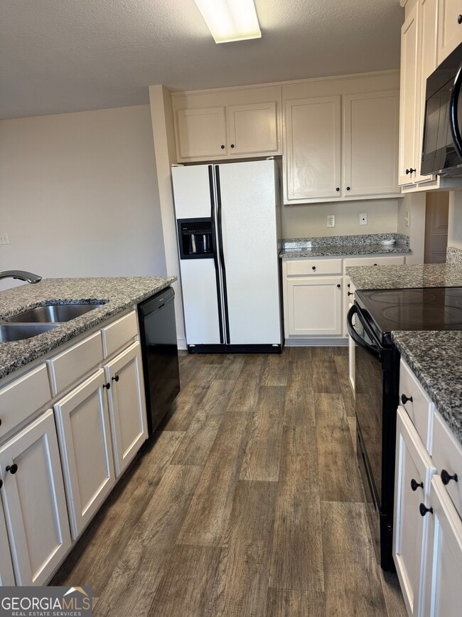 Building Photo - 9 Heartland Cir