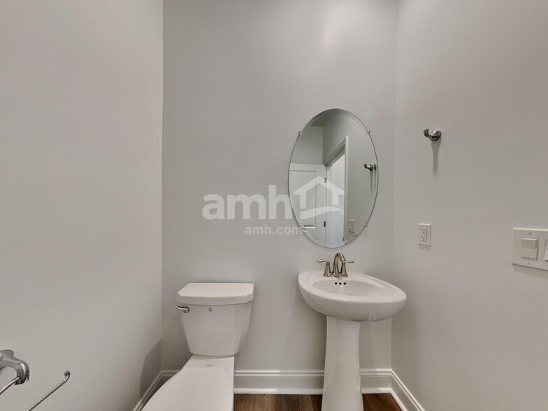 Building Photo - 568 Plumeria Ln
