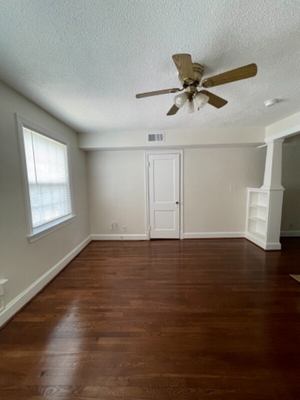 Building Photo - 4630 New Hampshire Ave NW