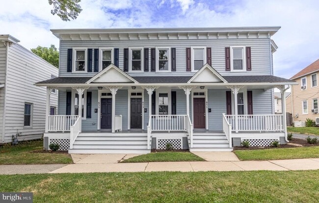 Building Photo - 655 Bourbon St