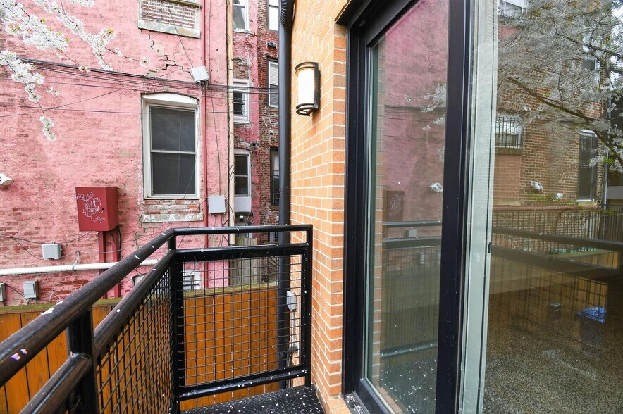 Building Photo - 1503 11th St NW