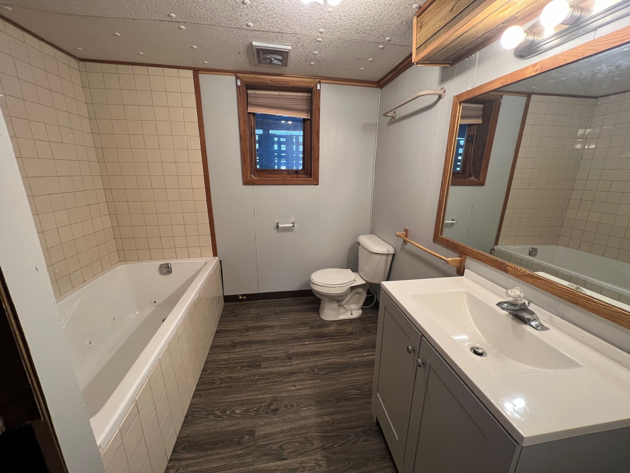 Building Photo - 14889 65th Ave NW