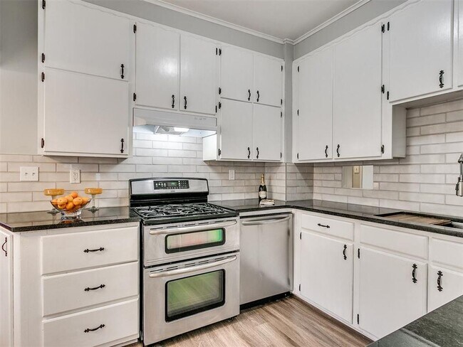 Building Photo - Remodeled 3 Bedroom Bungalow in OKC's Plaz...