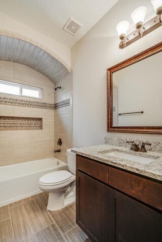 Building Photo - East El Paso 3bed/2bath Refrig A/C in Gated Community with Pool Access!