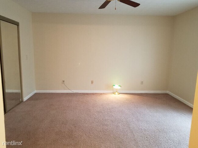 Building Photo - 5091 Village Green Way