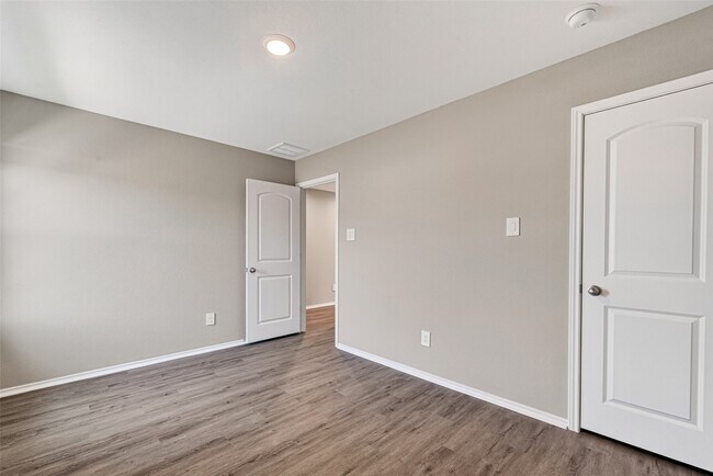 Building Photo - 14529 Lily Plns Dr