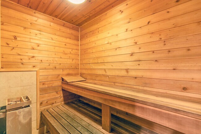 Building Photo - 121 Croft Ave