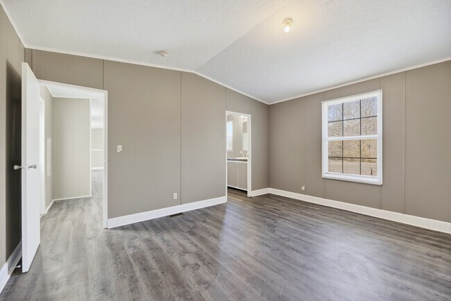 Building Photo - 2382 Bass Dr