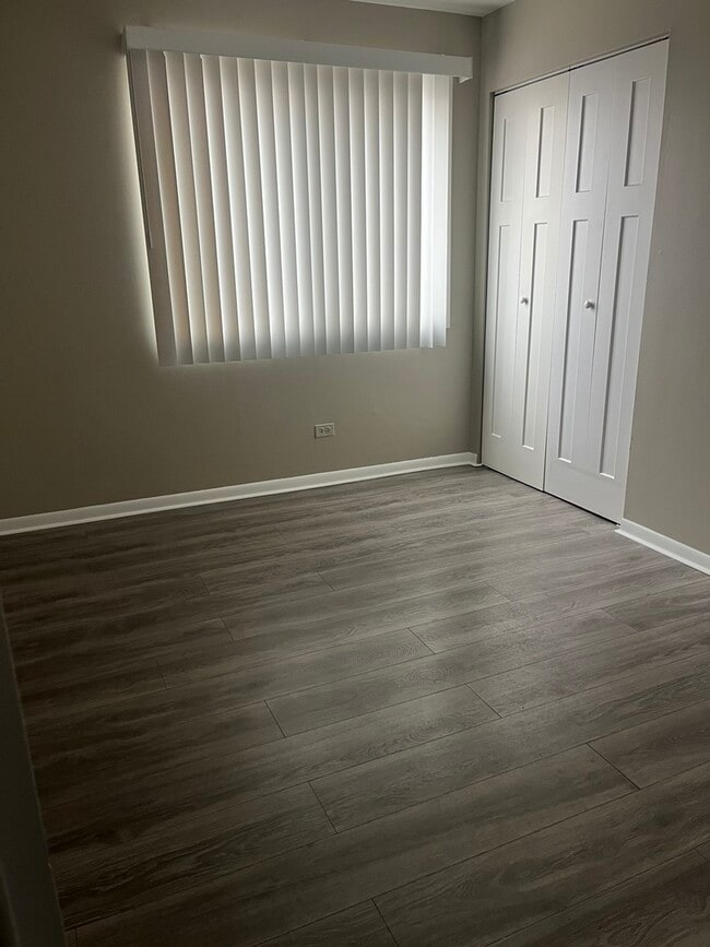 Building Photo - 10701 Keating Ave