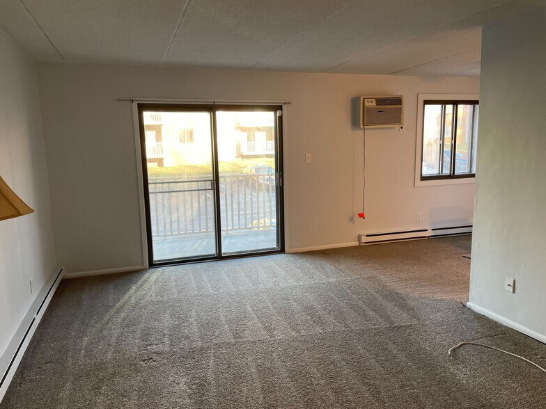 Living Room & Dining Room - 600 Campbell Cir