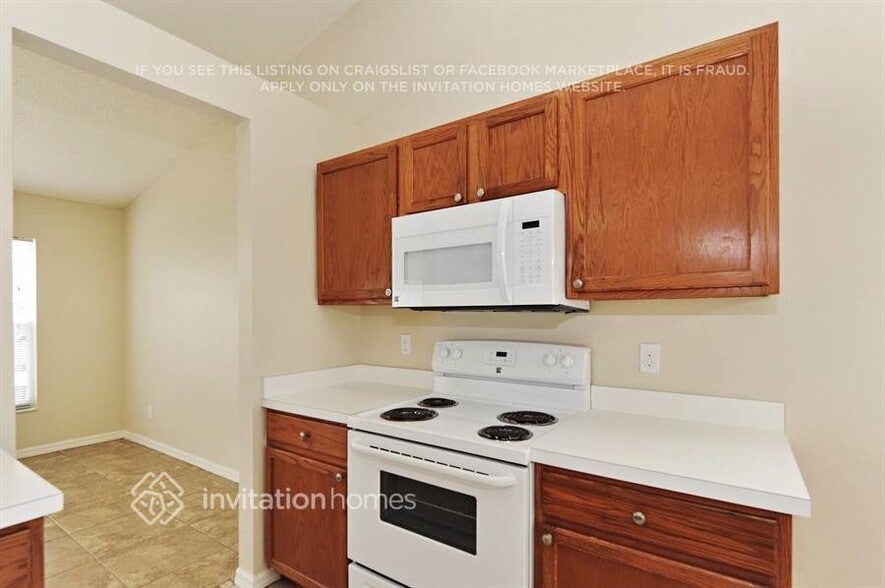 Building Photo - 9403 Posen Pl