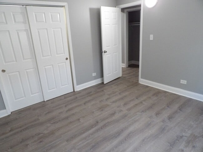 Interior Photo - 7812 S Troy St