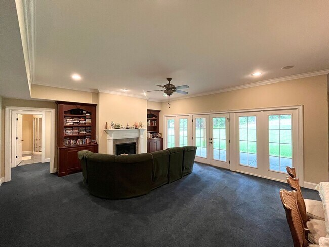 Building Photo - Incredible 4BD, 6.5BA Raleigh Home Near Fa...