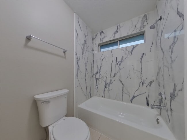 Building Photo - 3014 Rolling Fog Dr