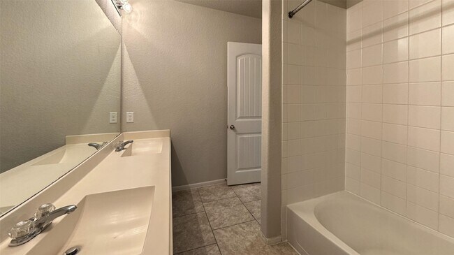 Building Photo - 29238 Dunns Creek Ct