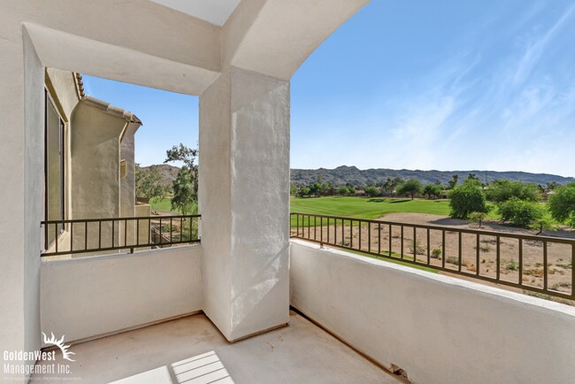 Building Photo - Gorgeous 2Bdm 2Ba Home with Golf-Course Vi...
