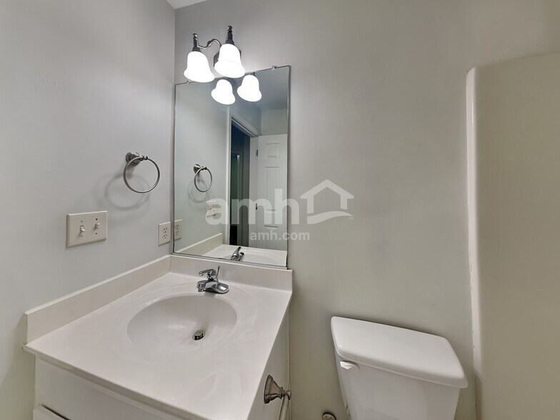 Building Photo - 2106 Forest Edge Dr