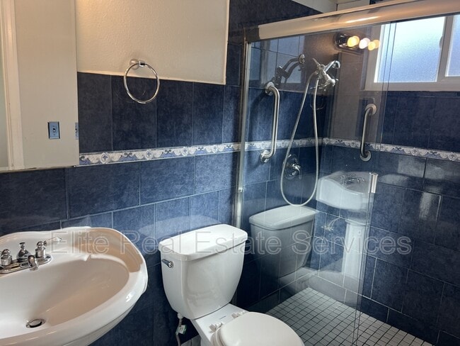 Building Photo - 887 Hawaii Ave