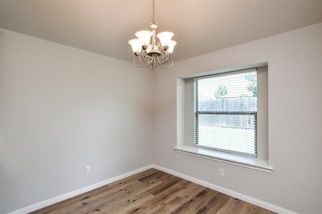 Building Photo - 2105 Woodhaven Dr
