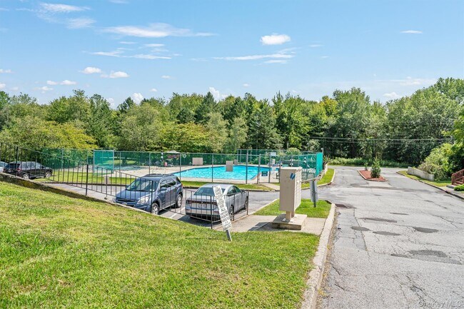 Building Photo - 202 Concord Ln